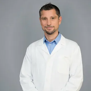 Dr. Miguel Ángel Torres Baeza, Médico Familiar y Geriatra